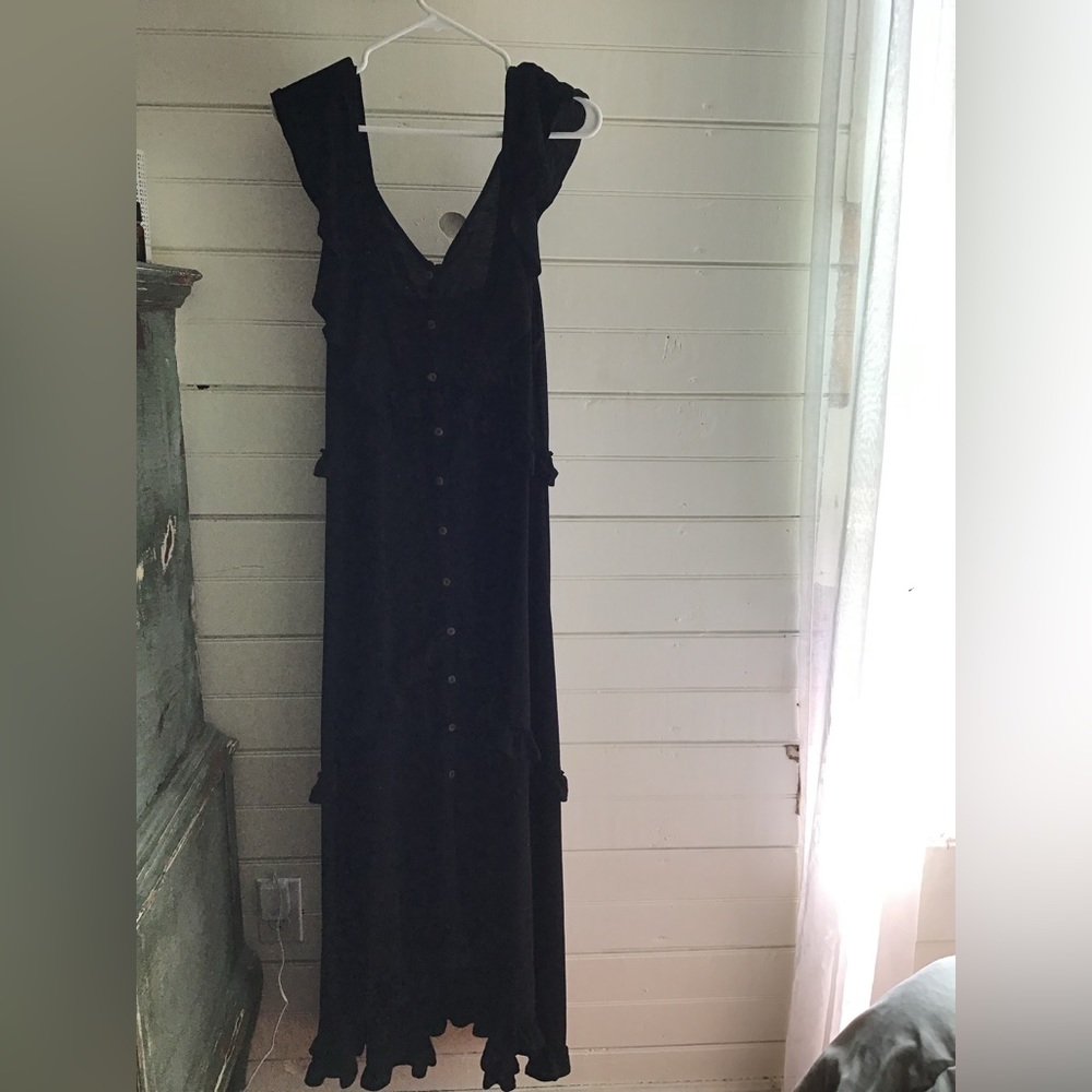 Wishlist Button Front Ruffle Maxi